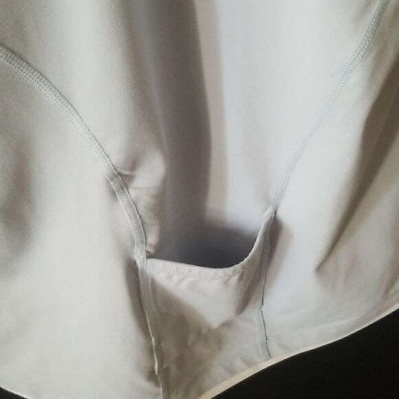 SUGOi - Size Medium - Women’s Tank Top work out top. - Picture 5 of 7